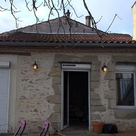 Bellevue 3 Rue Du Bourg A Montastruc 47380 Entree Independante بيت ضيافة 3*