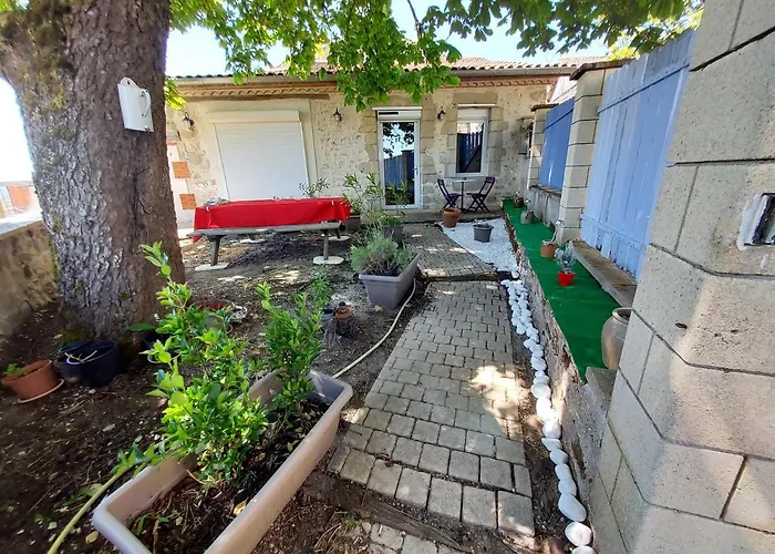 Bellevue 3 Rue Du Bourg A Montastruc 47380 Entree Independante 3* Montastruc (Hautes-Pyrenees)